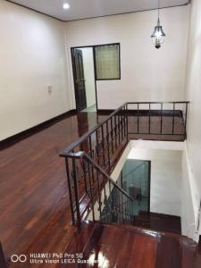 For RentHouseRatchadapisek, Huaikwang, Suttisan : Rent a townhouse, townhome, Yu Charoen, Ratchada Soi 3, contact for a condo, house for rent ID: realestatetutor