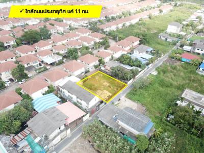 For SaleLandRathburana, Suksawat : Land for sale, Pracha Uthit 90, size 1 ngan, 11 square wa, near Pracha Uthit Road, only 1.1 km. TV