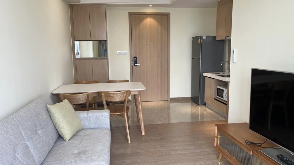 For RentCondoSathorn, Narathiwat : 📣 For rent, Regal Condo, 1 bedroom, size 35 sq m., 12th floor, beautiful view, city view, just finished, never lived in, brand new furniture and appliances. Ready to move in, near BTS Chong Nonsi