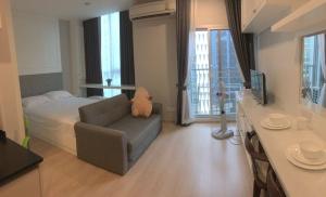 For RentCondoRatchadapisek, Huaikwang, Suttisan :  📣 Condo for rent, Noble Revolve Ratchada, very new room, studio size 25 sq m., 24th floor, pool view, near MRT Cultural Center Complete furniture and electrical appliances Ready to move in ✨