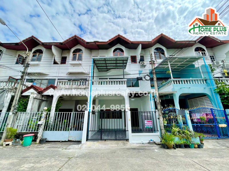 ขายทาวน์เฮ้าส์/ทาวน์โฮมเกษตร นวมินทร์ ลาดปลาเค้า : ทาวน์โฮม 3 ชั้น หมู่บ้านปั้นทอง 3 ลาดปลาเค้า (บ้าน Renovate)