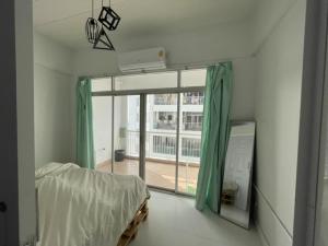 For RentCondoRamkhamhaeng, Hua Mak : 📣 Condo for rent, Fak Khao Pode, 1 bedroom, size 38.70 sq m, 18th floor, price 5,000 baht / month, near MRT Hua Mak, ready to move in