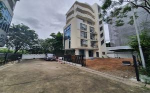 For RentOfficePattanakan, Srinakarin : Office building for rent, 8 floors, area 1,000 sq.m., with elevator, 14 car parks, Srinakarin area, opposite Seacon.