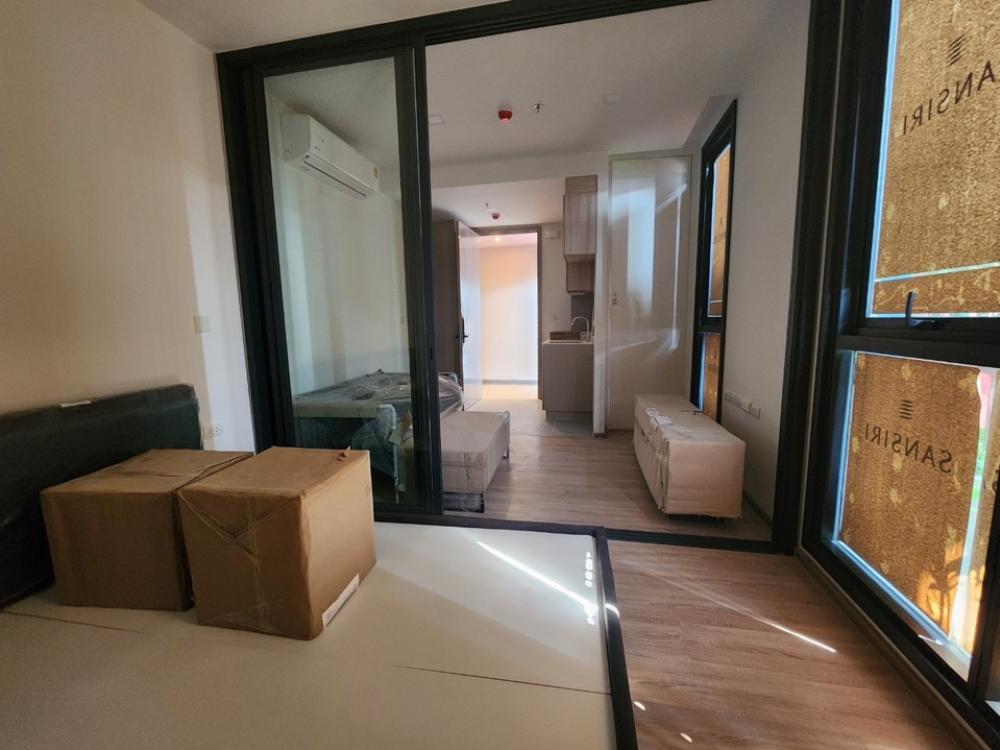 For SaleCondoRatchathewi,Phayathai : XT Phayathai, room out of reservation, free furniture, free common fee buy directly from the project There are many rooms to choose from.