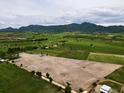 For SaleLandUthai Thani : **Owner Post** Land for sale, Ban Rai District, Uthai Thani Province, area 1 rai 2 ngan, water, electricity ready to access !! Suitable for building houses, farming, agricultural gardens. sufficiency economy Near the community source!!