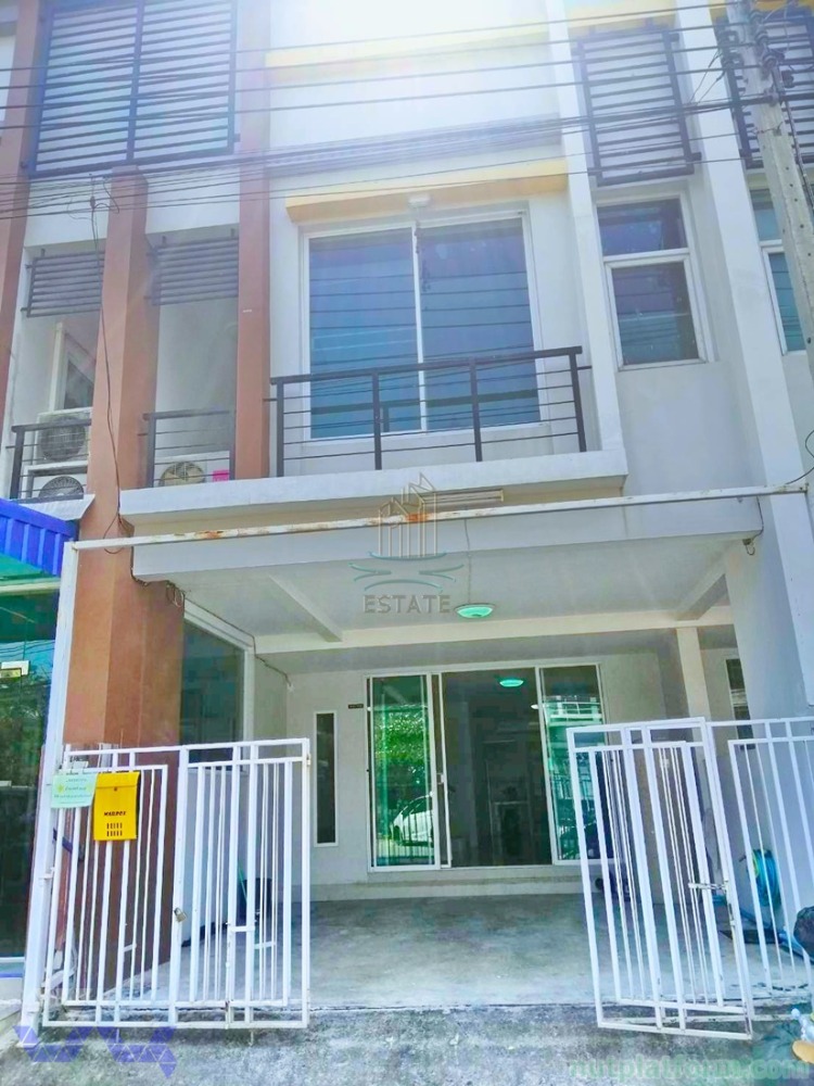 For RentTownhouseYothinpattana,CDC : Hathairat - Along Khlong Song Can register the company for rent, 3 bedrooms, 2 floors, opposite is a garden, ready to move in, fully furnished, 3 air conditioners, Ramintra-Minburi