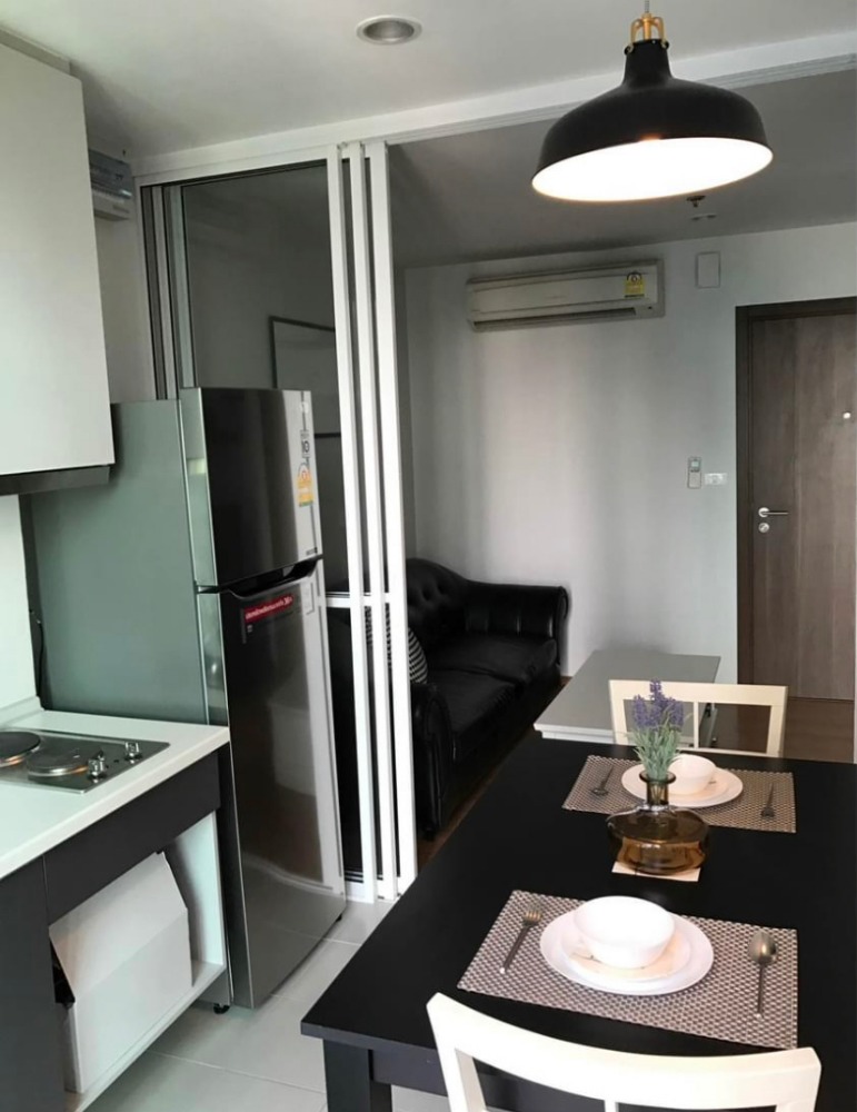For RentCondoOnnut, Udomsuk : For rent, The Base Sukhumvit 77 @ Onnut Station, just 7 minutes from On Nut Station. Complete furniture and electrical appliances There is a washing machine, 1 bedroom, 30 sqm, 29th floor, complete with electrical appliances. There is a washing machine.