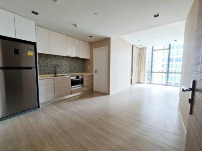 For SaleCondoSukhumvit, Asoke, Thonglor : New condo for sale, never been in. THE ROOM Sukhumvit 21 51 sq m. Decorated as you like.