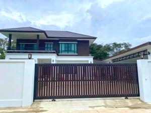 For RentHouseChiang Mai : A5MG2057 Two-story detached house for rent with 4 bedrooms and 5 bathrooms. The Area Space in 200 sq.w.