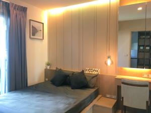 For RentCondoSukhumvit, Asoke, Thonglor :  For rent, Rhythm Sukhumvit 36-38, very beautiful pool view. east facing room Good location in the heart of the city, near BTS Thonglor.