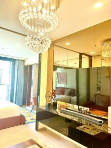 For RentCondoRama9, Petchburi, RCA : ONF008_P ONE NINE FIVE **Very nice room, fully furnished, ready to move in** Condo in the heart of the city complete facilities