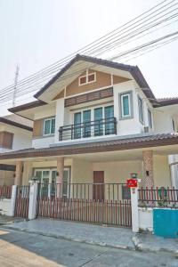 For RentHouseChiang Mai : A9MG2740 Two-story detached house for rent with 4 bedrooms and 3 bathrooms. The Area Space in 56.35 sq.w.