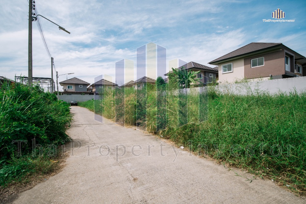 For SaleLandPathum Thani,Rangsit, Thammasat : Rare land for sale, 236 square wah, Khlong Ha, convenient transportation, near Khlong Luang Road Rangsit-Nakhon Nayok Road and near Don Mueang Tollway