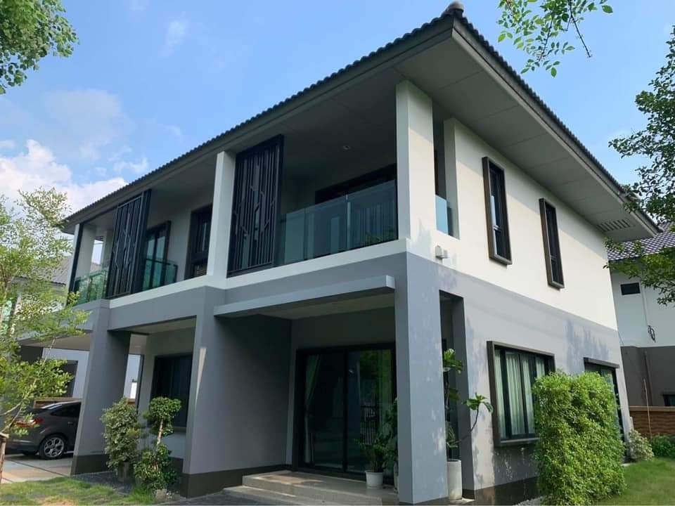 For RentHouseBangna, Bearing, Lasalle : Newly house 4 bedrooms 3 bathrooms 1 housekeeper room for 223 sq.m. or 106 sq.w. 6 carparking North Facing. In Burasiri Wongwean – Onnut. Rental only for 120,000 / m. or Sale only for 18.9 MB.