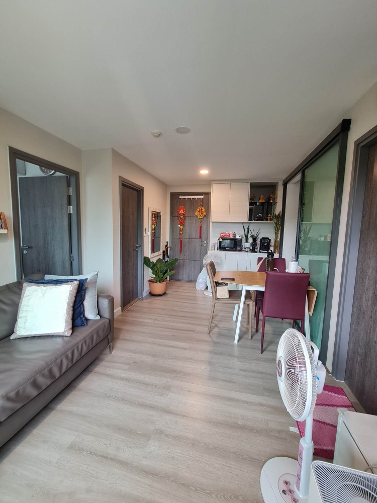 For RentCondoRatchadapisek, Huaikwang, Suttisan : Corner room, 2 bedrooms, 2 bathrooms, area 58 sq m., 2nd floor, for rent, renovated, fully furnished, can carry the bag and move in.