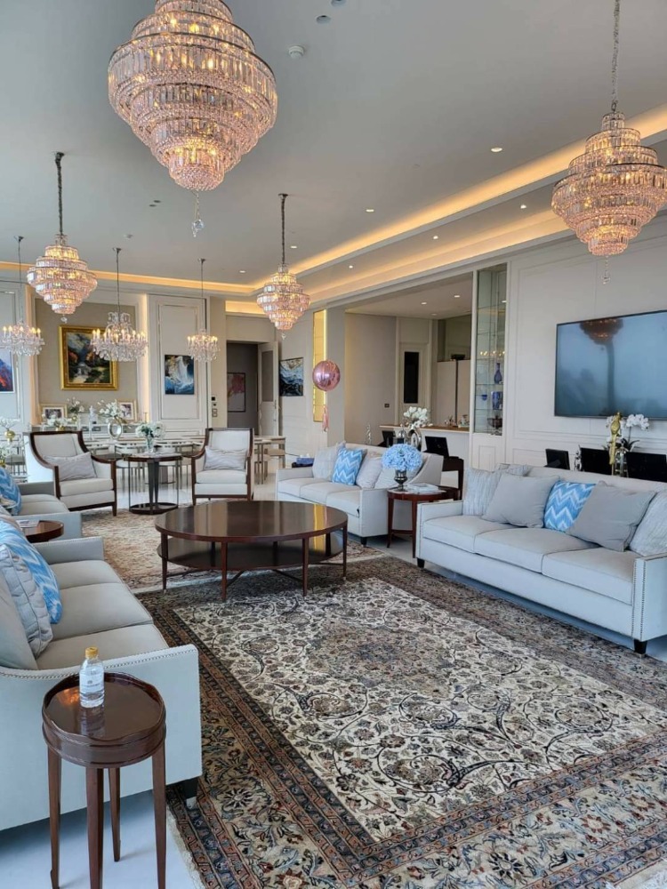 For RentCondoWitthayu, Chidlom, Langsuan, Ploenchit : Luxury penthouse for rent