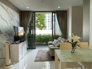 For RentCondoSathorn, Narathiwat : For rent, Nara Sathorn, fully furnished, 6th floor, garden view, big tree in front of the balcony, room size 66 sq.m., 2 bedrooms / 2 bathrooms / 1 living room / 1 kitchen / 1 balcony.
