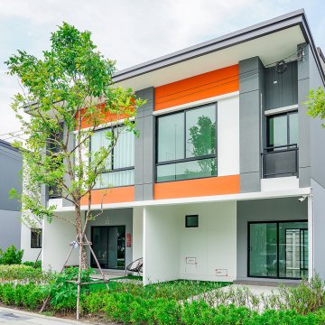 For SaleTownhouseRathburana, Suksawat : Sell Unio Town Pracha Uthit 76, modern loft style townhome with a large clubhouse, only 450 meters from Pracha Uthit Road, near Kanchanaphisek Expressway, Thung Khru District, Bangkok.