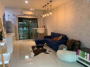For RentTownhousePattanakan, Srinakarin :  2-storey townhouse, The Connect Village, Phatthanakan 38, fully furnished, ready to move in