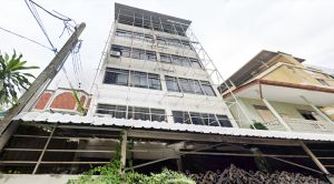 For SaleOfficeRatchadapisek, Huaikwang, Suttisan : 📢New 5-storey building for sale on Pracha Uthit Road, Huai Khwang, Bangkok, ready to live. Or operate an office business, convenient to travel, near the entrance to Soi Pracha Uthit 22 🚩 (area 54 square meters) (Property number: COH018)