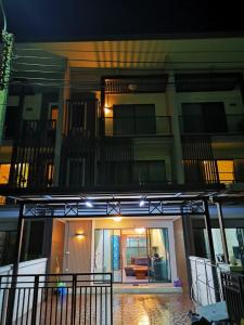 For RentTownhouseNonthaburi, Bang Yai, Bangbuathong : (PP3-12-H311) Town Avenue Merge Rattanathibet for rent, contact us at ID Line: @thekeysiam (with @ too) Add me!