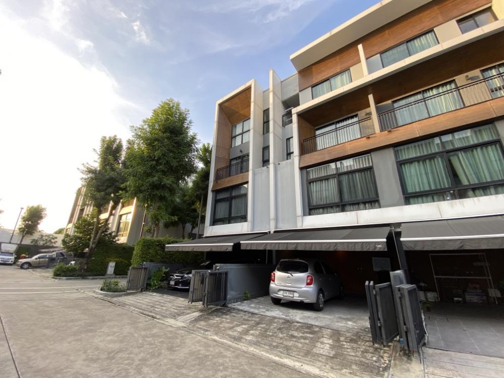 For RentTownhouseChokchai 4, Ladprao 71, Ladprao 48, : For rent, 3.5-storey townhome, Arden Ladprao 71 project.