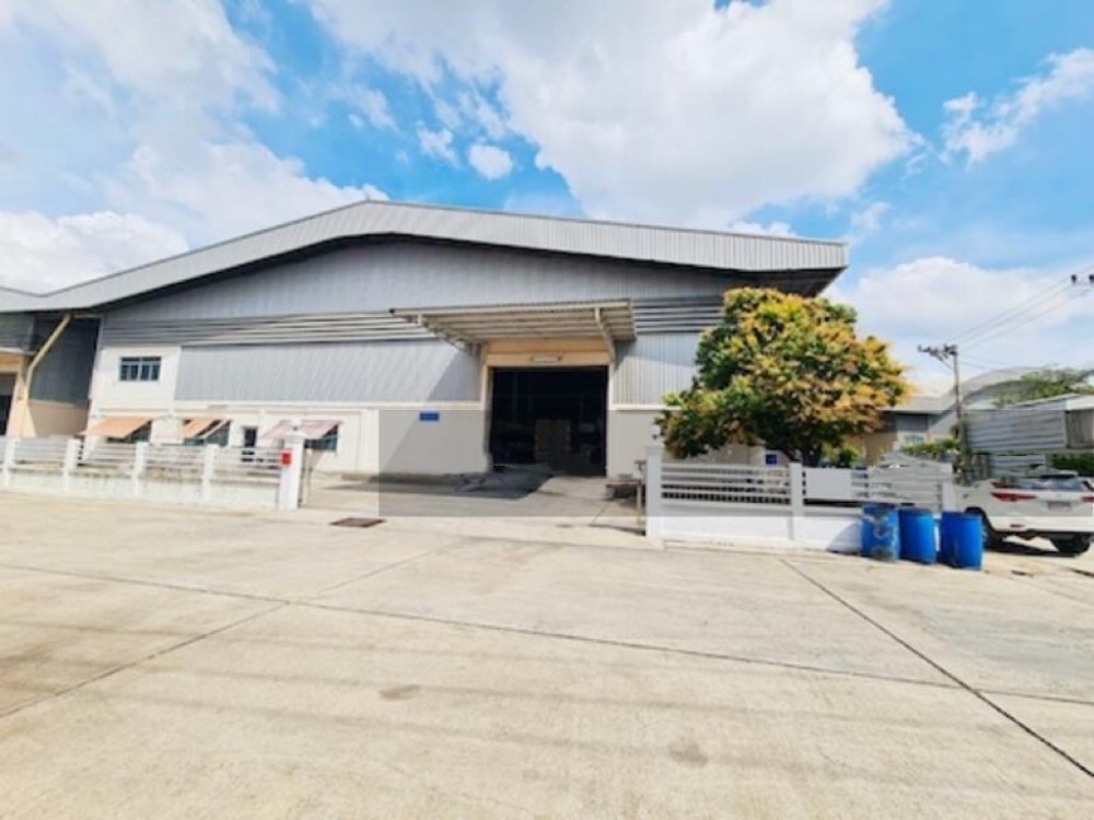 For RentWarehouseSamut Prakan,Samrong : Warehouse/office for rent, Phraeksa Subdistrict, Mueang District, Samut Prakan, area 1,575 sq m.