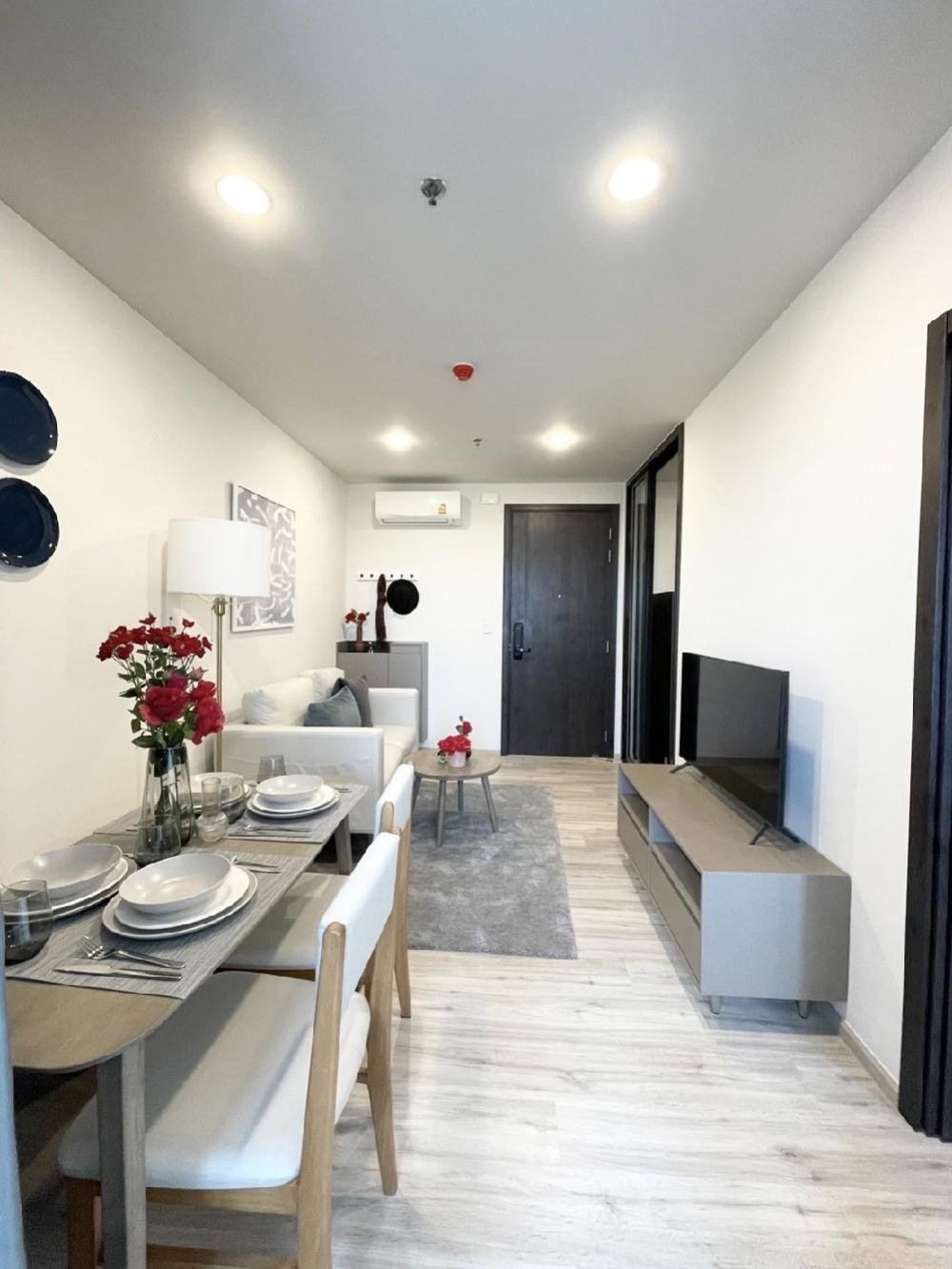 For RentCondoRatchadapisek, Huaikwang, Suttisan : Condo for rent: XT Huaikwang 🍁Full furniture and electrical appliances 🍁There are many rooms of various sizes 🍁The room is very beautiful