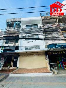 For SaleShophouseMin Buri, Romklao : Commercial building for sale, 3 and a half floors, Min Buri Market, next to the road, next to Bts Min Buri Station, Pink Line, newly renovated, ready to move in