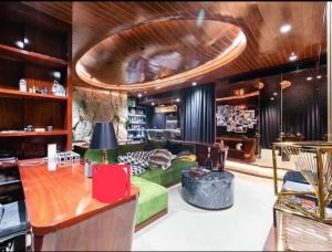 For RentCondoSukhumvit, Asoke, Thonglor : Sale-Rent🔥🔥Condo Quattro by Sansiri (Quattro by Sansiri) Thonglor 41 bedrooms, 1 bathroom, 93 sq m, 11th floor, corner room, very beautiful decoration, classy 🏢 very spacious room, usually 2 bedrooms, newly decorated, including 1 bedroom 🔥🔥