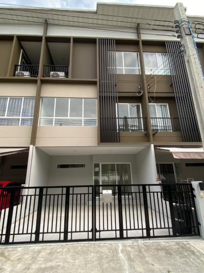 For RentTownhouseNonthaburi, Bang Yai, Bangbuathong : 3-storey townhome for rent in a good location, shady, near the community, Bang Bua Thong District, Nonthaburi Province.