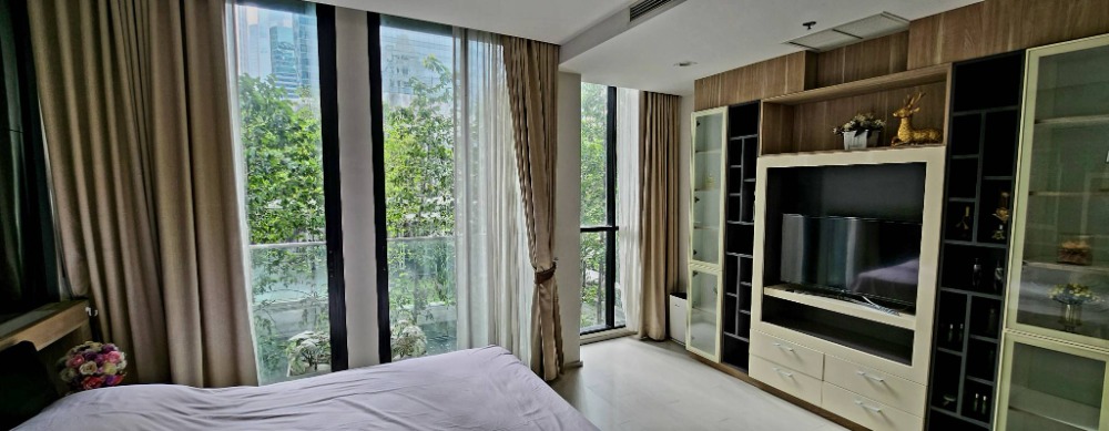 For RentCondoWitthayu, Chidlom, Langsuan, Ploenchit : 🔥Noble Ploenchit Rare *Garden & Fountain View* Fully Furnished 🔥  * Direct with Room Owner *