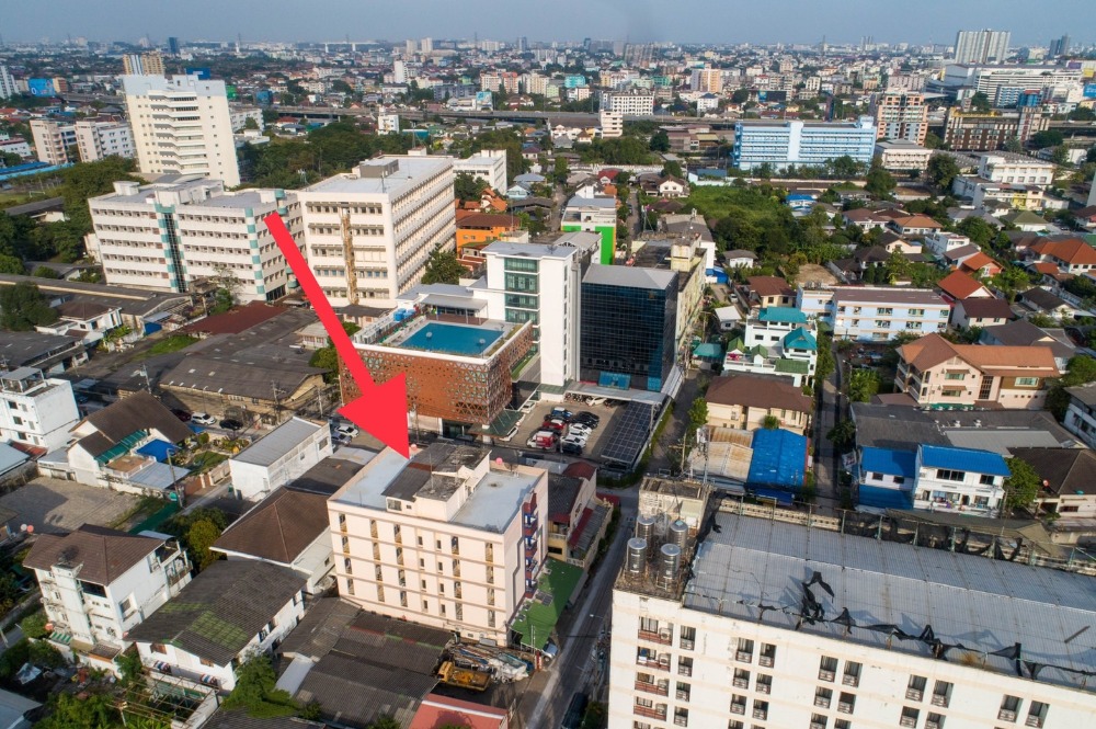 For SaleBusinesses for saleNonthaburi, Bang Yai, Bangbuathong : Selling a 5-storey apartment building, totaling 55 rooms, land area 107 square wah, usable area 2,096 square meters, Soi Ngamwongwan 9 Intersection 3, Mueang Nonthaburi District. near the source of employment Bustling community in Nonthaburi area