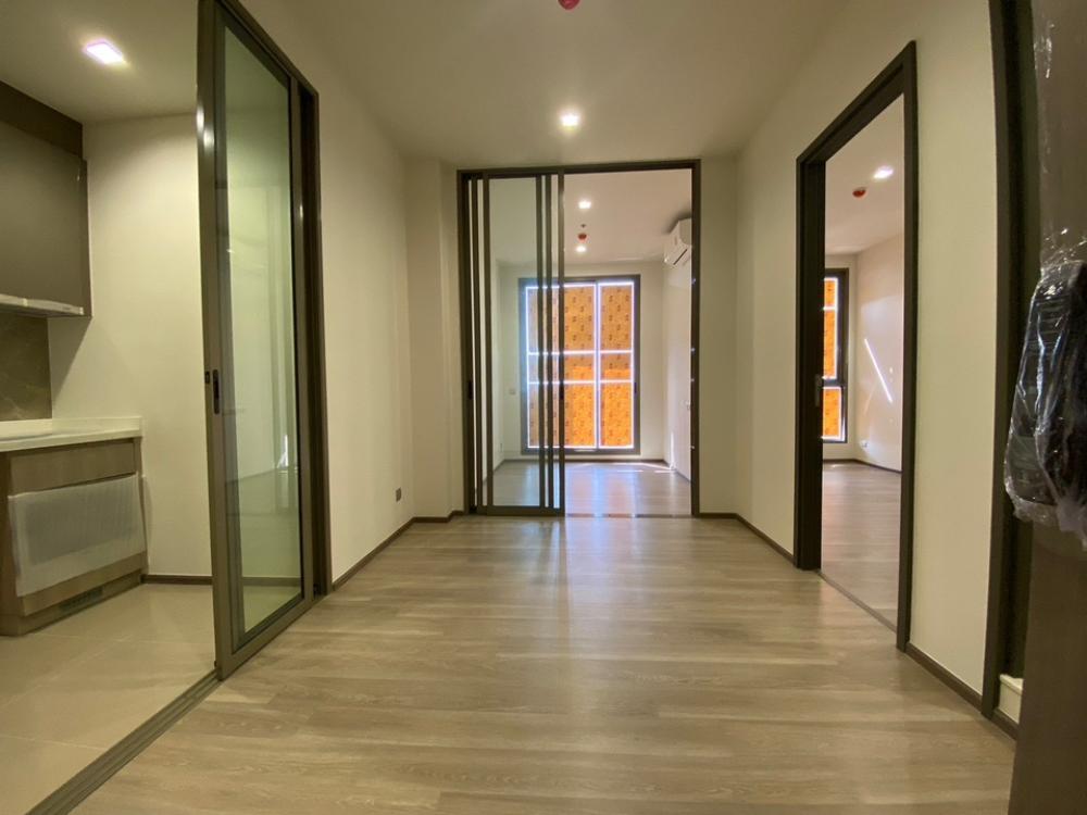 Sale DownCondoSathorn, Narathiwat : Rhythm charoenkrung 1B plus can be made into 2 bedrooms. cheaper than the project
