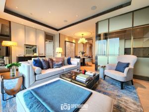For RentCondoWongwianyai, Charoennakor : For Rent 2 bedroom, 45+ fl, Brand new and Luxury design unit by river side view