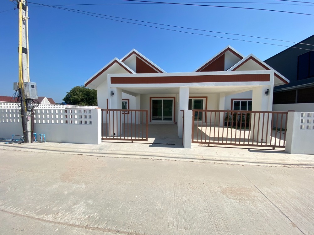 For SaleHouseRayong : New house for sale, Sandee Home Project, price 1.89 million baht, 6 Km away from Asia Industrial Estate and 5 Km Robinson Department Store, Ban Chang District, Rayong.