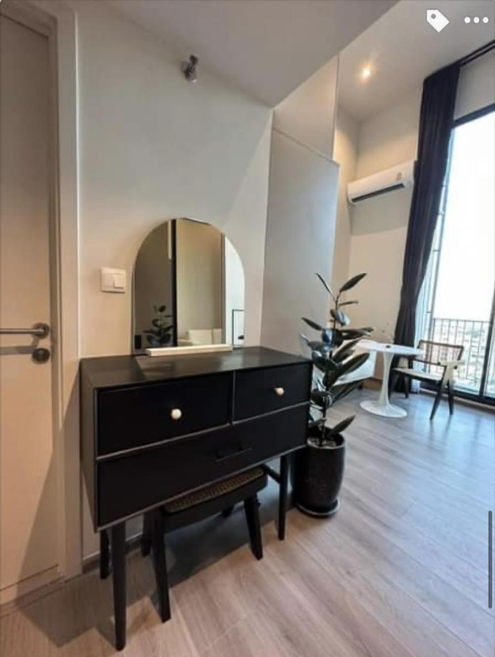 For RentCondoSapankwai,Jatujak : ❤️❤️Condo For Rent/Sale 1 bedroom duplex Rent ฿27,000/ Sale ฿7,200,000. Please contact line/tel +66859114585 ❤️* The Reserve Phahol-Pradipat The Reserve Phahol Pradipat * High-rise condominium 25 floors* Private 250 units only* Ari-Sapankwai area* 1 bed