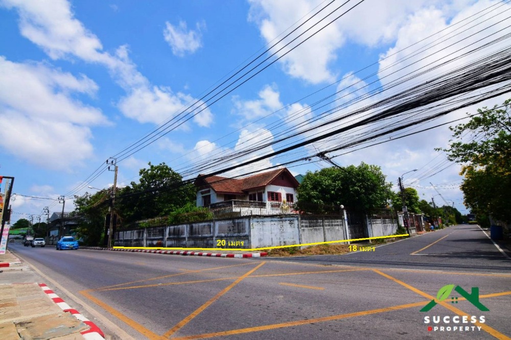 For SaleLandSamut Prakan,Samrong : Land for sale 119 sq.w. with house, located on both sides of Subboonchai Road, only 300 meters from Srinakarin Road, convenient transportation, near the train station, near the expressway