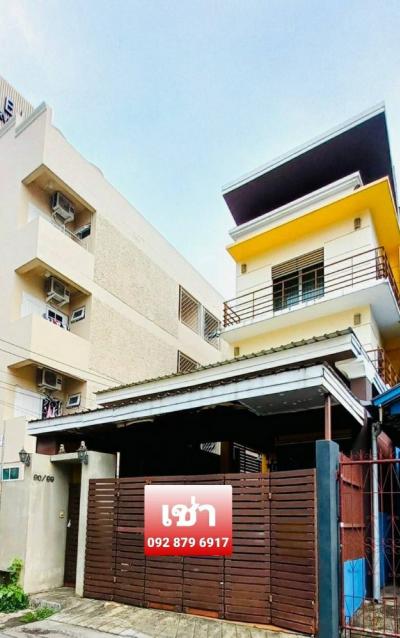 For RentTownhouseKasetsart, Ratchayothin : R8588 Large townhome for rent, 3.5 floors (available) Phaholyothin 69