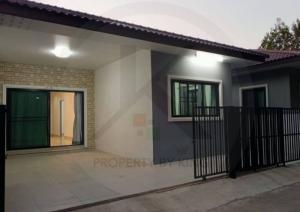For SaleHouseSriracha Laem Chabang Ban Bueng : Selling a first-hand house one-storey twin house Location: Na Phrao _ Banana Farm, peaceful atmosphere near Sriracha community