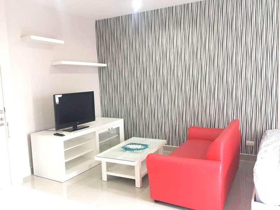 For SaleCondoLadkrabang, Suwannaphum Airport : Selling a beautiful room with a tenant (Iris Avenue, On Nut, Lat Krabang), room 28 sq m, near Suvarnabhumi