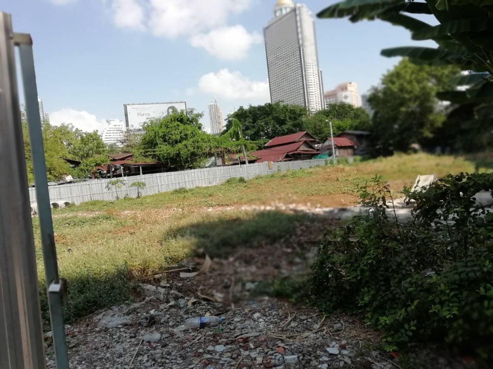 For SaleLandSathorn, Narathiwat : Empty land, Sathorn, 434 square wah, filled, 400 meters from BTS Surasak, 434 square wah