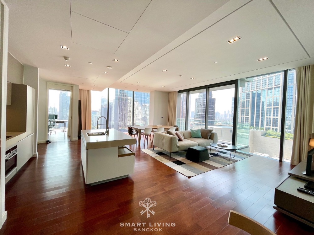 For SaleCondoSukhumvit, Asoke, Thonglor : The cheapest price in the building, 64 MB Ultra Luxury 3 beds 159 sq.m condo at Marque Sukhumvit with high-end finishes and appliances, large balcony facing the Sukhumvit main road.