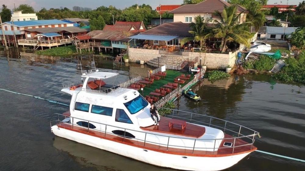 For SaleShophouseNonthaburi, Bang Yai, Bangbuathong : Urgent sale, most ready with a house by the river, good atmosphere, complete with restaurant business page, restaurant, yacht, can continue the business