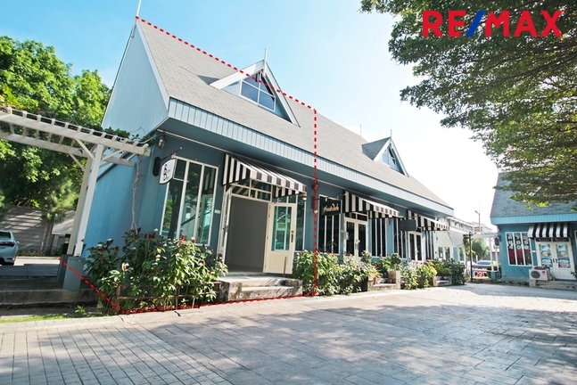 For SaleRetailRathburana, Suksawat : Sale Chapter One Ratburana 33 (Chapter One Ratburana 33) Shophouse, shops, large room, 1st floor, in front of the project, area 49.57 sq m, sold below cost.