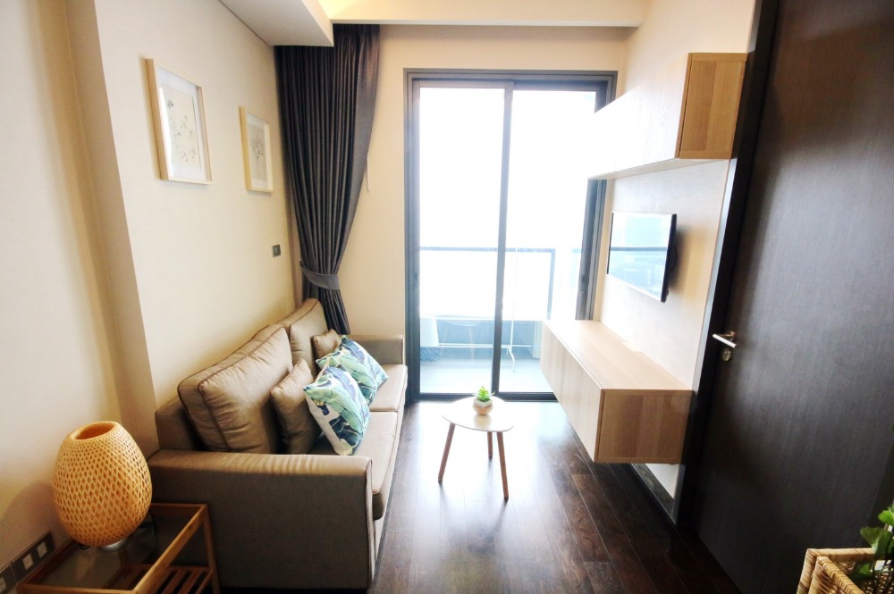 For RentCondoSukhumvit, Asoke, Thonglor : LP106_P THE LUMPINI 24 ** Very nice room, fully furnished, can drag the luggage in ** High floor, beautiful view, easy to travel, close to amenities.