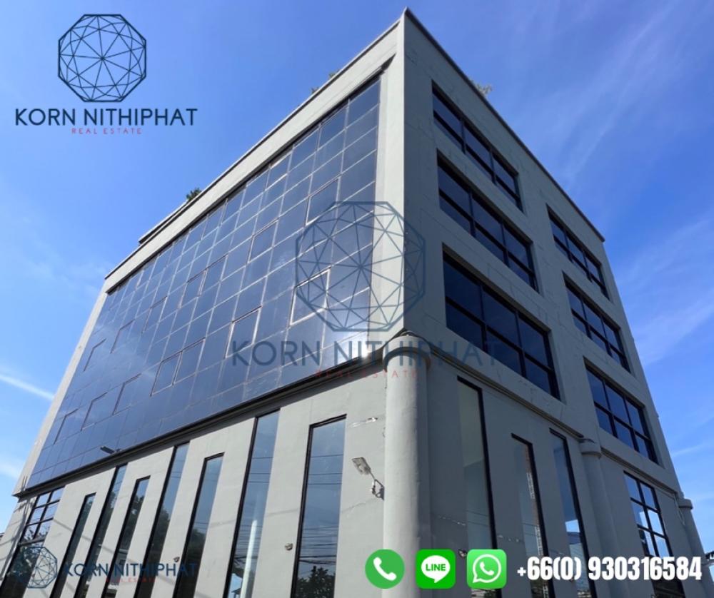 For SaleRetailYothinpattana,CDC : Stand Alone building for sale, Soi Ramintra, near BTS (walking distance) with 10 parking spaces + can rent more. Suitable for clinics, surgery, alternative medicine, wellness, corporate organizations.