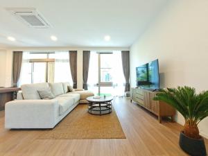 For SaleHousePattanakan, Srinakarin : K1391 Luxury 3-storey detached house for sale, Vive Rama 9, opposite the clubhouse.