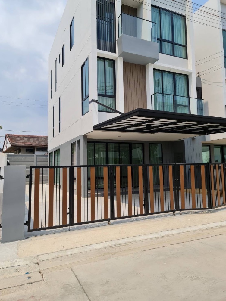 For RentTownhouseVipawadee, Don Mueang, Lak Si : [owner post] Home office for rent, New Connex House, Don Mueang, 3 bedrooms, 220 sq m, 42 sq m, near the airport and expressway.