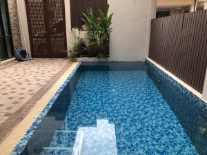 For RentHouseSukhumvit, Asoke, Thonglor : [RARE 📌] Spacious house with private swimming pool for rent with walking to The Emporium!
